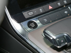 202255 TFSI quattro Ӹ п؅^