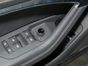 202255 TFSI quattro Ӹ п؅^