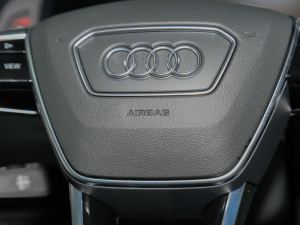 202255 TFSI quattro Ӹ п؅^