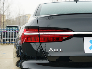 202245 TFSI quattro Ӹ (ji)^