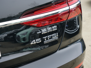 202245 TFSI quattro Ӹ (ji)^