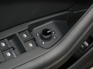 202245 TFSI quattro Ӹ п؅^