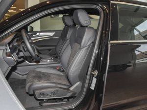 202255 TFSI quattro ŞӸ {