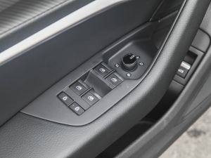 202245 TFSI x {܇ƅ^	