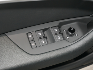 202245 TFSI x {܇ƅ^	