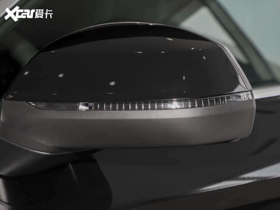 2022��W��Q5L Sportback 40 TFSI ���A��