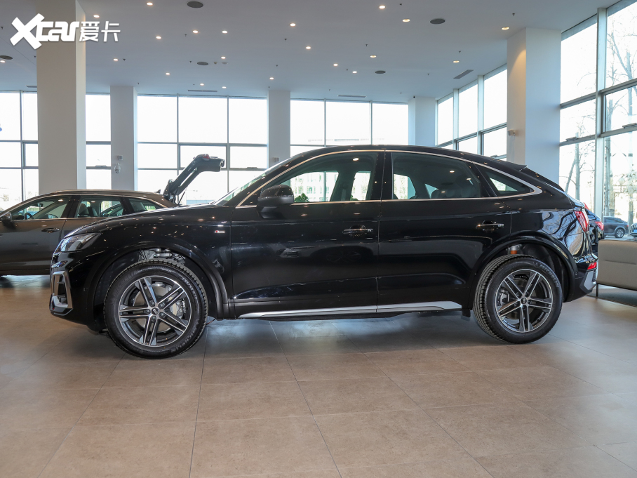 2022WQ5L Sportback 40 TFSI r