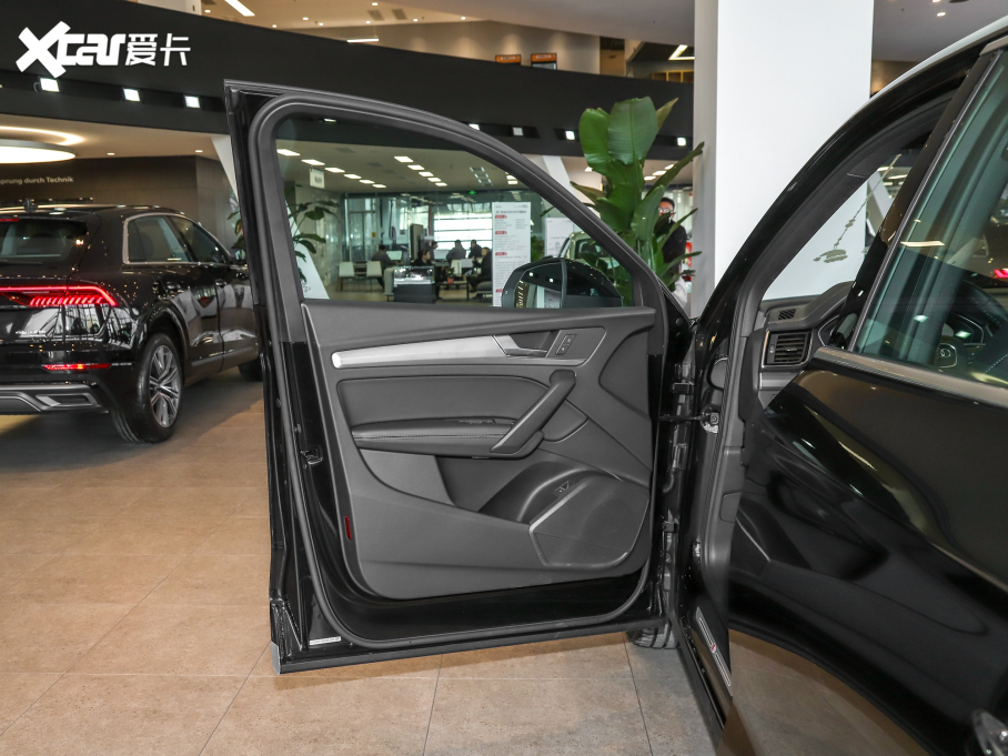 2022WQ5L Sportback 40 TFSI r