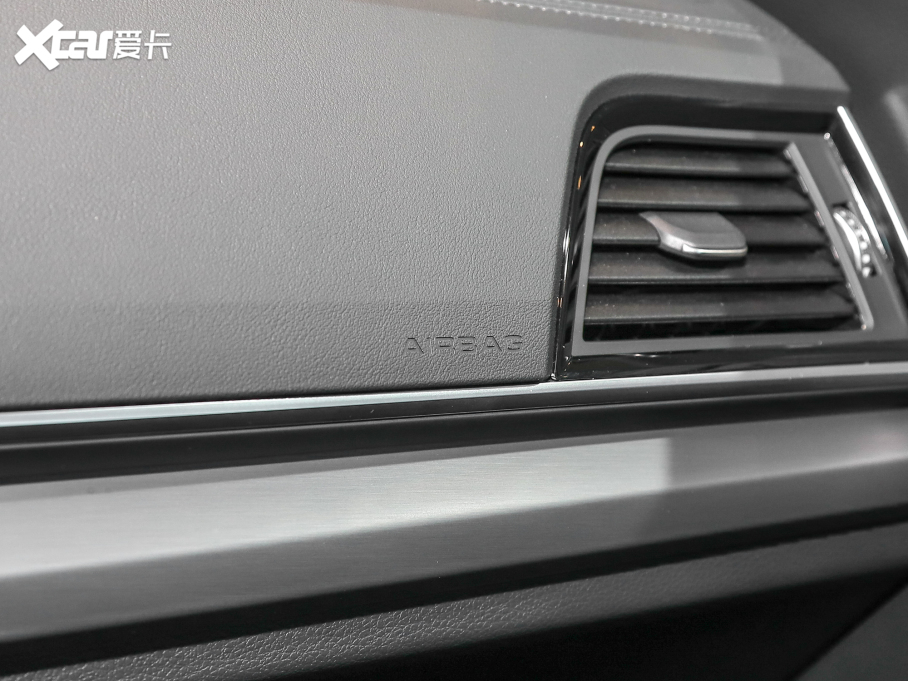 2022WQ5L Sportback 40 TFSI r