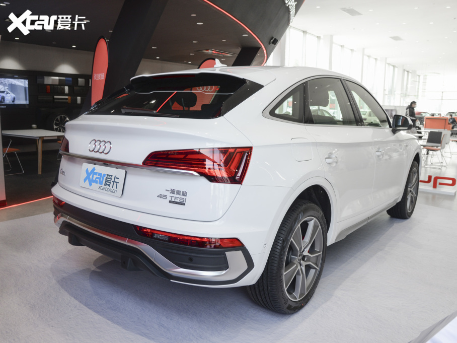 2022µQ5L Sportback 45 TFSI 