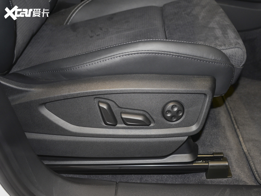 2022WQ5L Sportback 45 TFSI A