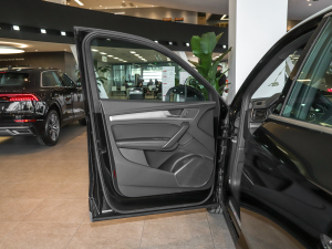 202240 TFSI r {λ܇T