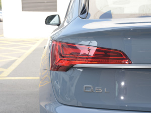 202240 TFSI RS׼ȼ ^