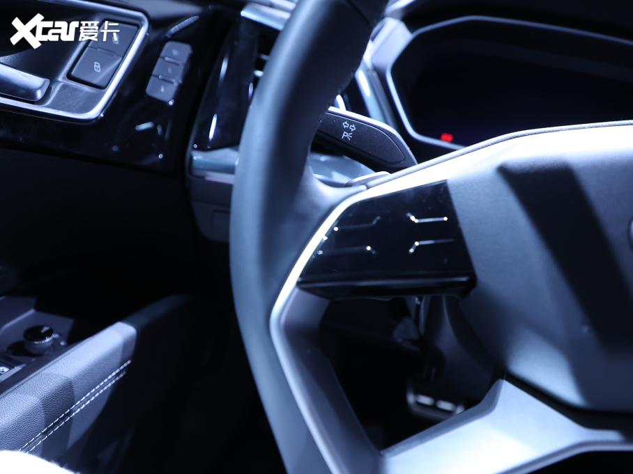 2022WQ4 e-tron 50 e-tron quattro 