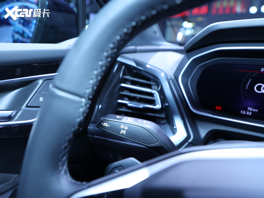 2022WQ4 e-tron 50 e-tron quattro 