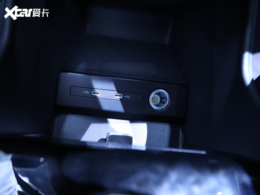 2022WQ4 e-tron 50 e-tron quattro 