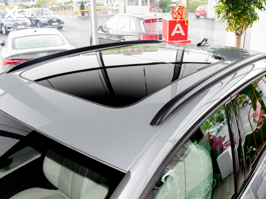 2022WQ4 e-tron 40 e-tron 