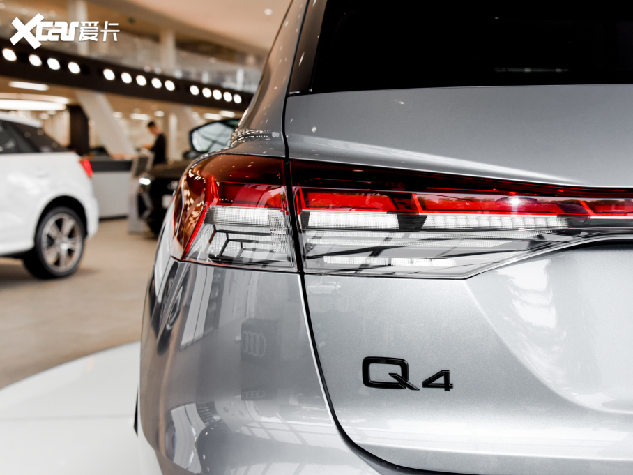 2022?yun)WQ4 e-tron 40 e-tron 