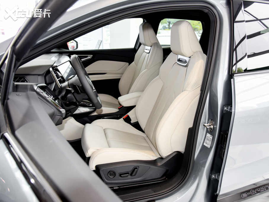 2022WQ4 e-tron 40 e-tron 