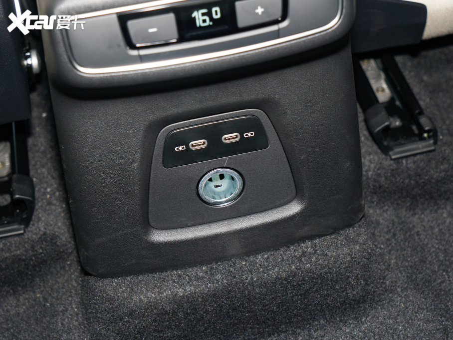 2022WQ4 e-tron 50 e-tron quattro 