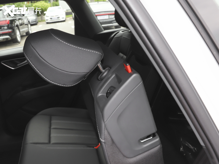 2022WQ4 e-tron 40 e-tron (chung)а