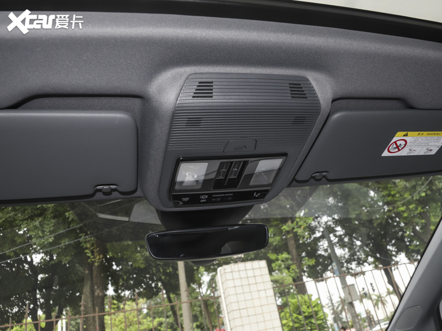 2022WQ4 e-tron 40 e-tron а