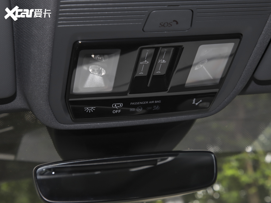 2022?yun)WQ4 e-tron 40 e-tron (chung)а