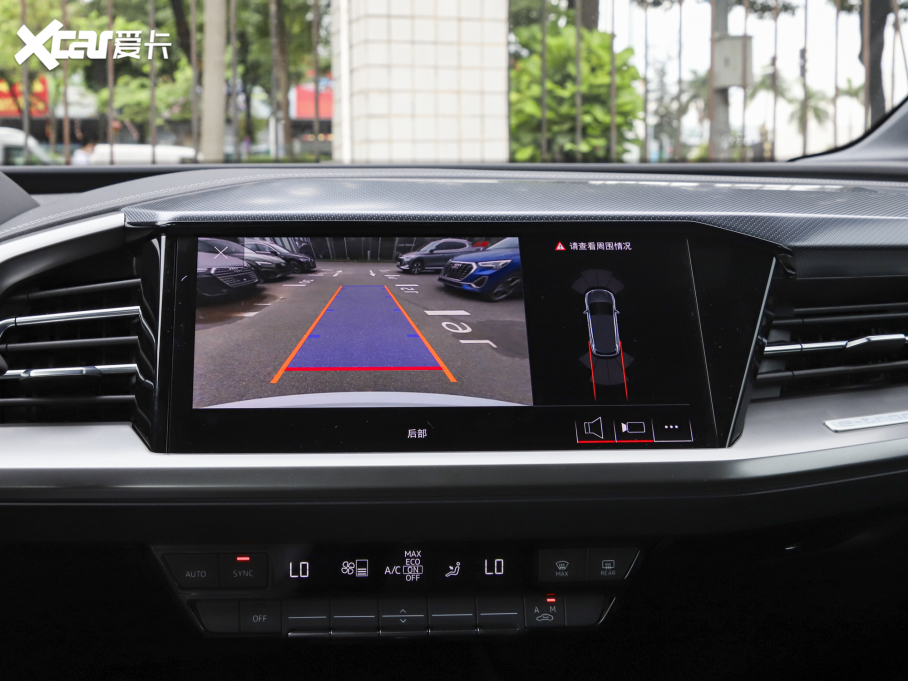 2022WQ4 e-tron 40 e-tron а