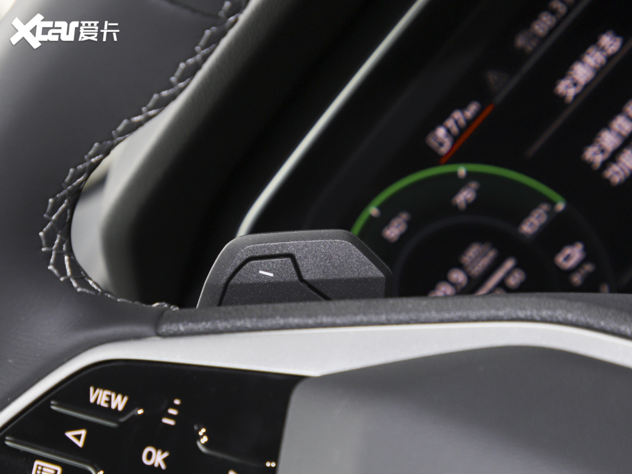 2022WQ4 e-tron 40 e-tron а