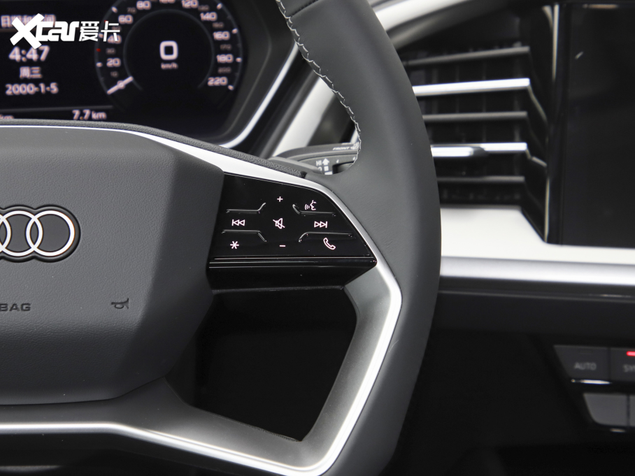 2022WQ4 e-tron 40 e-tron (chung)а