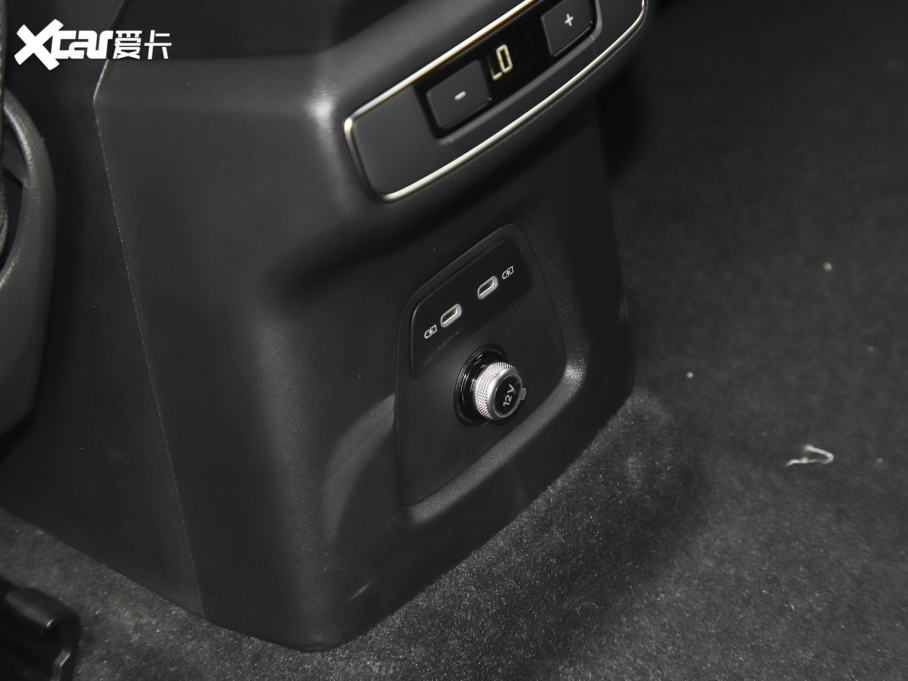 2022WQ4 e-tron 40 e-tron (chung)а