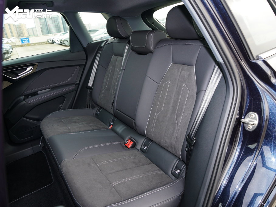 2022WQ4 e-tron 40 e-tron 