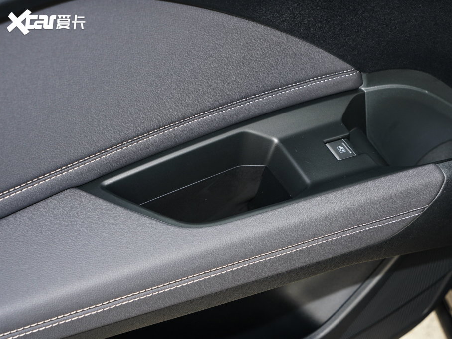 2022WQ4 e-tron 40 e-tron 