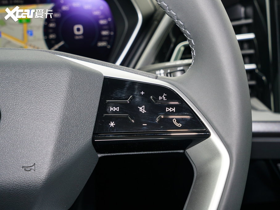 2022WQ4 e-tron 40 e-tron (chung)