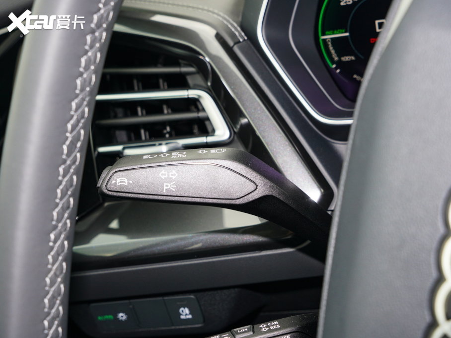 2022WQ4 e-tron 40 e-tron 