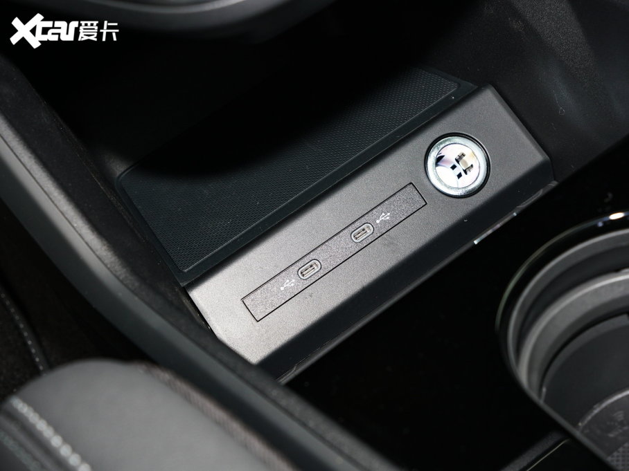 2022WQ4 e-tron 40 e-tron 