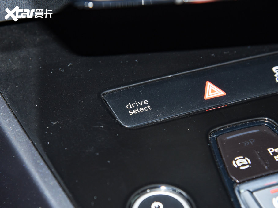 2022?yun)WQ4 e-tron 50 e-tron quattro (chung)