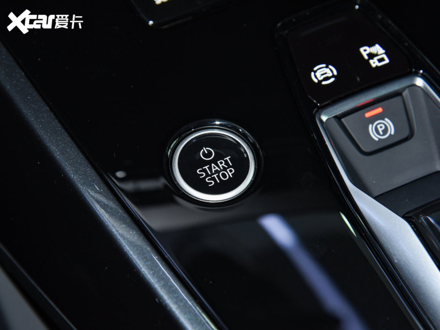 2022WQ4 e-tron 50 e-tron quattro 