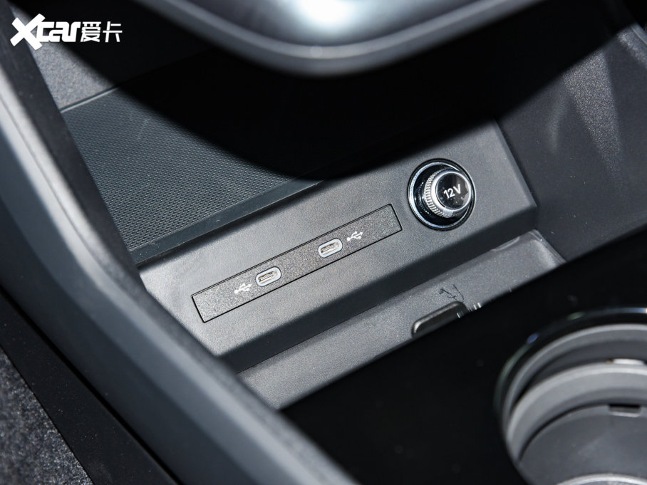 2022WQ4 e-tron 50 e-tron quattro 