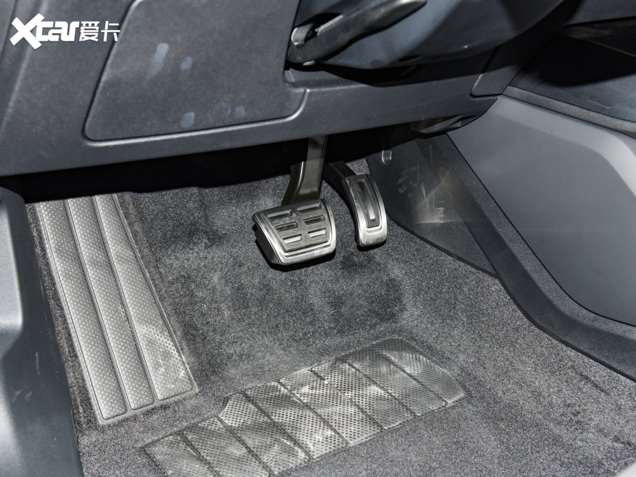 2022WQ4 e-tron 50 e-tron quattro 