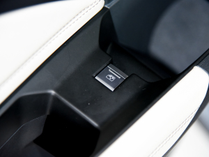 202240 e-tron  ܇ƅ^