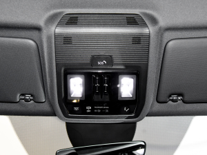 202240 e-tron  п؅^