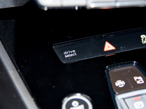 202240 e-tron  п؅^