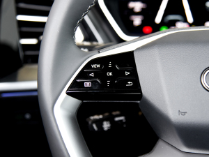 202240 e-tron  п؅^