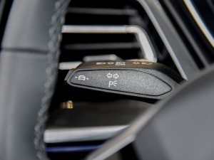 202240 e-tron  п؅^