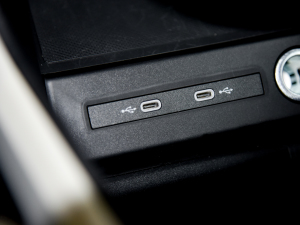 202240 e-tron  п؅^