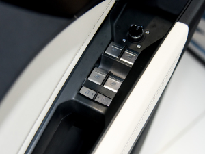 202240 e-tron  п؅^