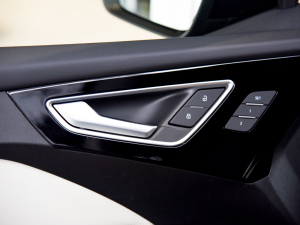 202240 e-tron  п؅^