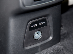 202240 e-tron  п؅^