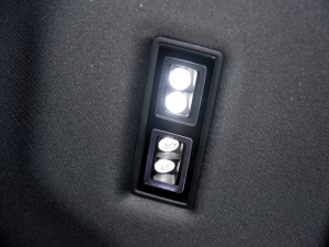 202240 e-tron  п؅^